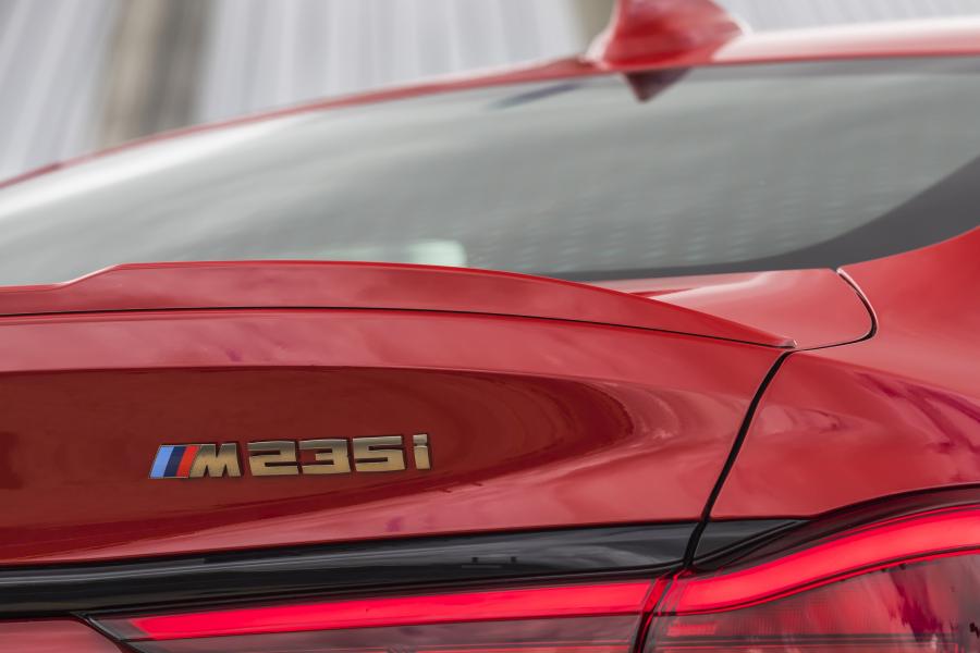 Логотип BMW M235i xDrive Gran Coupe (F44) 2019 года  (AU) (фото 12 из 40)